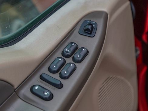 Used 2003 Ford F250 XLT image 36