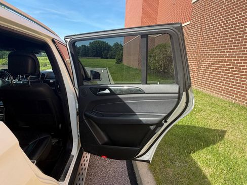 Used 2017 Mercedes-Benz GLS 450 4MATIC image 18