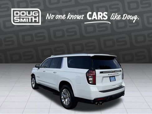 Used 2023 Chevrolet Suburban Premier image 3