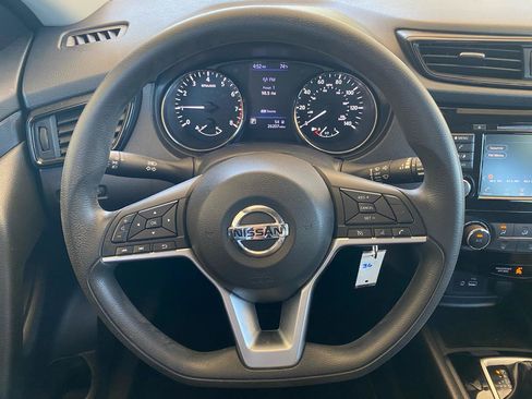Used 2018 Nissan Rogue S FWD image 12