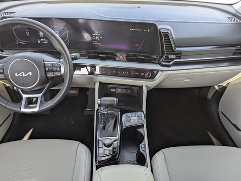 Certified 2023 Kia Sportage EX image 16