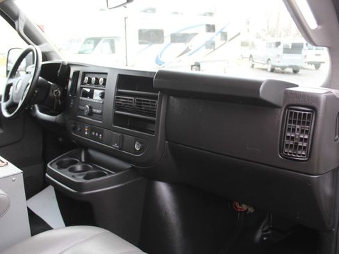 Used 2022 Chevrolet Express 2500 2500 WORK VAN w/ Driver Convenience Package image 21