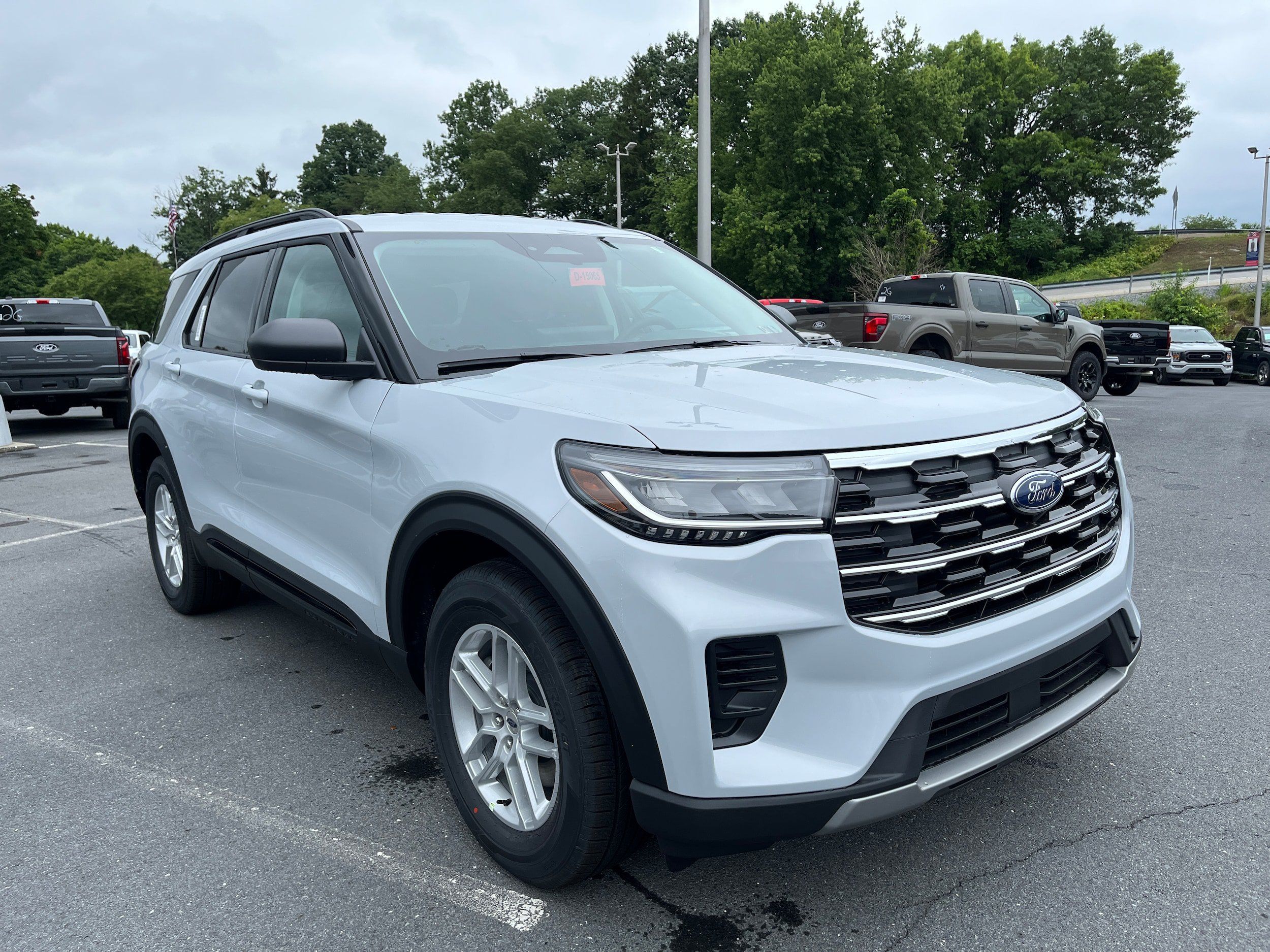 New 2026 Ford Explorer Active AWD/4WD image 4