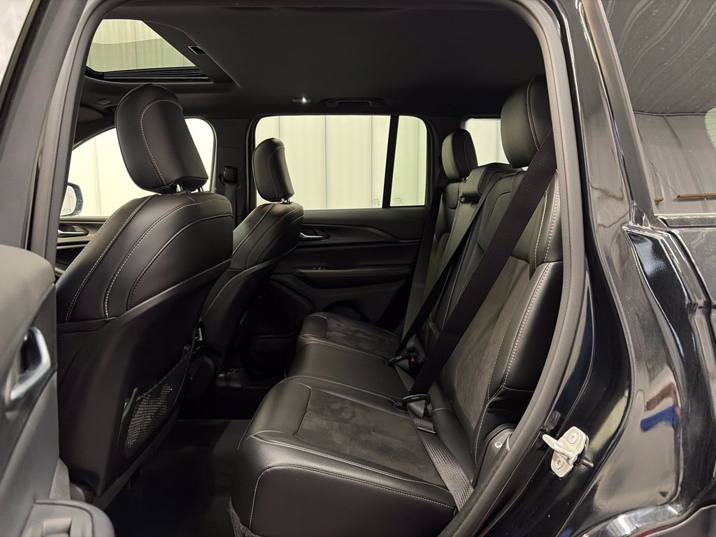 Used 2023 Jeep Grand Cherokee Altitude AWD/4WD image 19