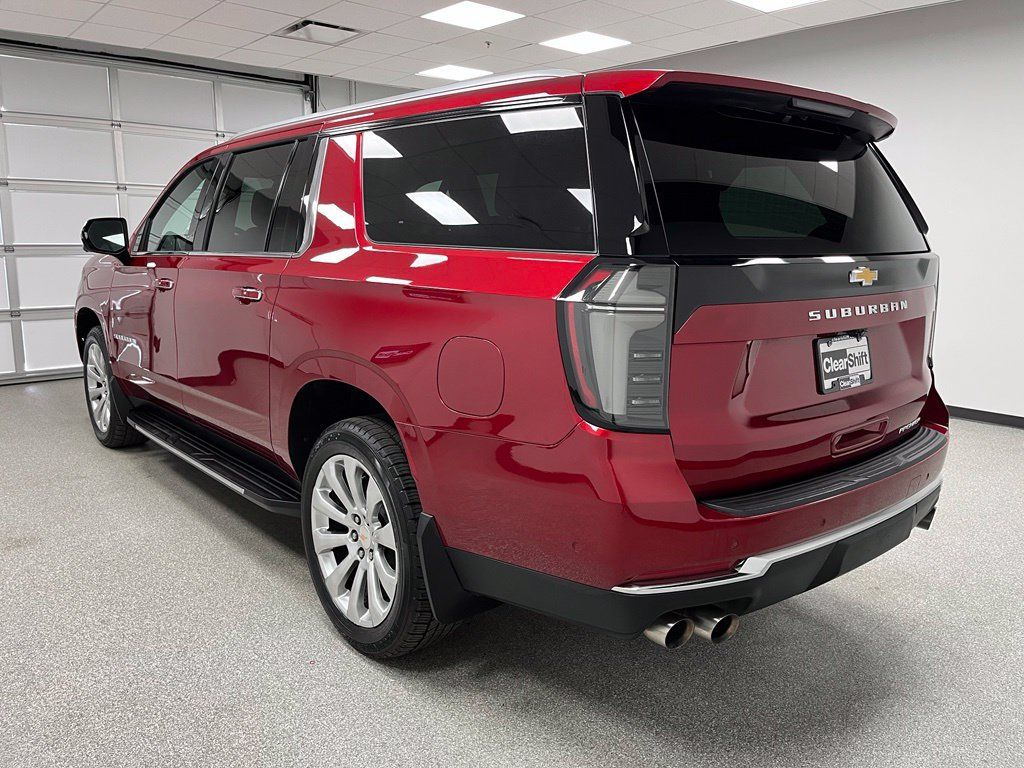 Used 2025 Chevrolet Suburban Premier AWD/4WD image 8