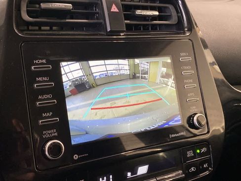 Used 2021 Toyota Prius LE image 17