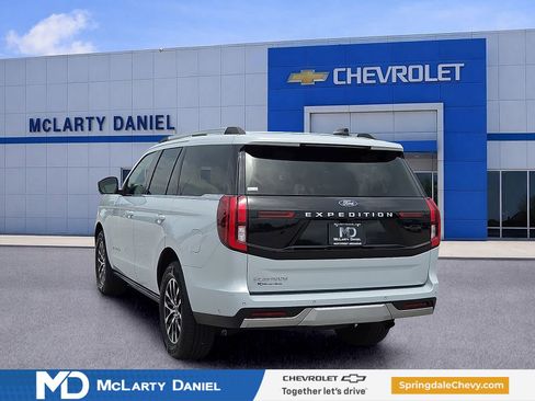 Used 2025 Ford Expedition Platinum AWD/4WD image 4