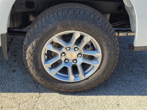 New 2026 Chevrolet Silverado 1500 LT w/ Z71 Off-Road Package image 4