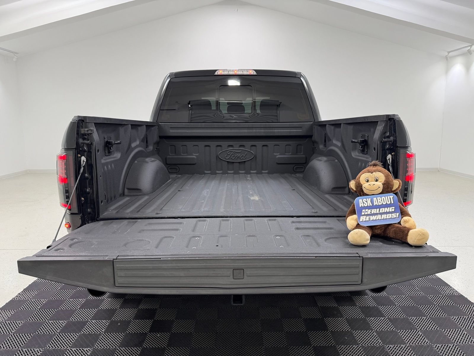 Used 2018 Ford F150 Raptor w/ Equipment Group 802A Luxury AWD/4WD image 7