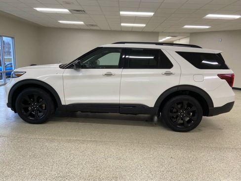 Used 2023 Ford Explorer ST-Line w/ Class IV Trailer Tow Package image 12