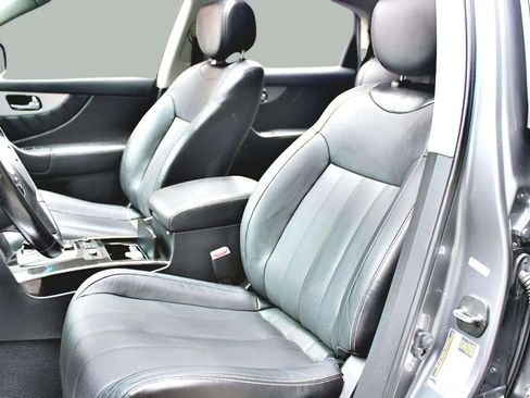 Used 2017 INFINITI QX70 3.7 w/ Premium Package image 24