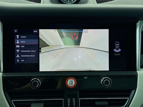 Certified 2026 Porsche Macan AWD/4WD image 19