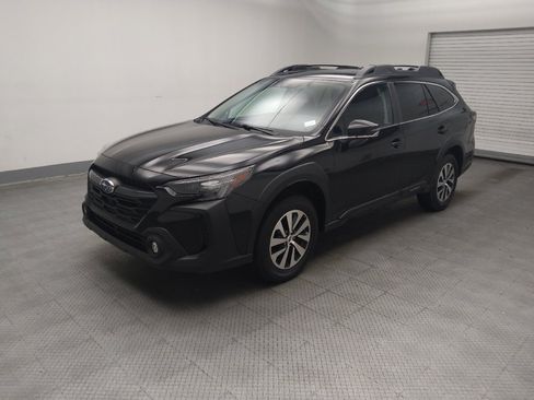 Used 2023 Subaru Outback Premium AWD/4WD image 2