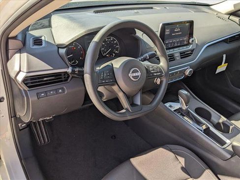New 2025 Nissan Altima 2.5 S image 3
