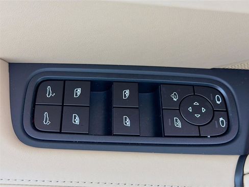 New 2026 Porsche Cayenne Coupe image 9