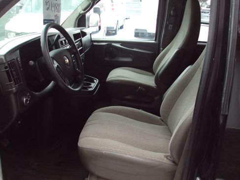 Used 2014 Chevrolet Express 1500 LT w/ LT Preferred Equipment Group image 17