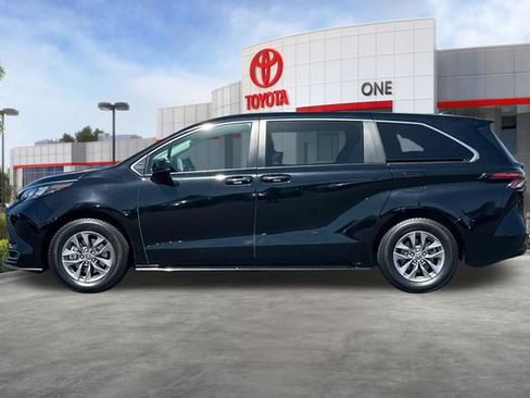 Certified 2024 Toyota Sienna LE AWD/4WD image 9