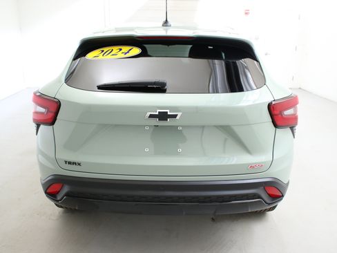 Used 2024 Chevrolet Trax RS w/ Driver Confidence Package image 7