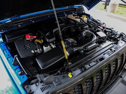 Used 2021 Jeep Gladiator Willys image 60