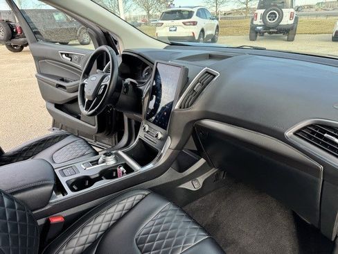 Used 2024 Ford Edge Titanium image 36