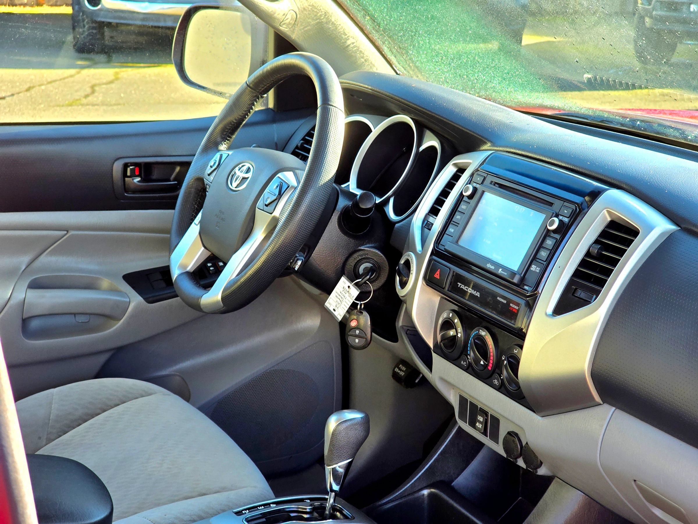 Used 2015 Toyota Tacoma 4x4 Double Cab w/ TRD Sport Package image 17