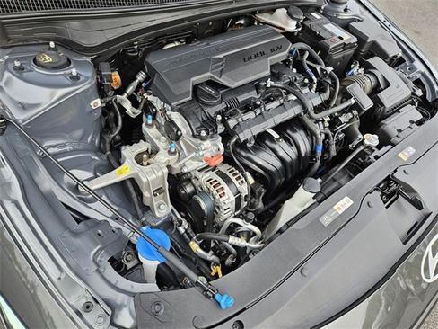 Used 2024 Hyundai Elantra SEL w/ Convenience Package image 17