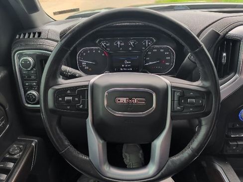 Used 2019 GMC Sierra 1500 SLT AWD/4WD image 16