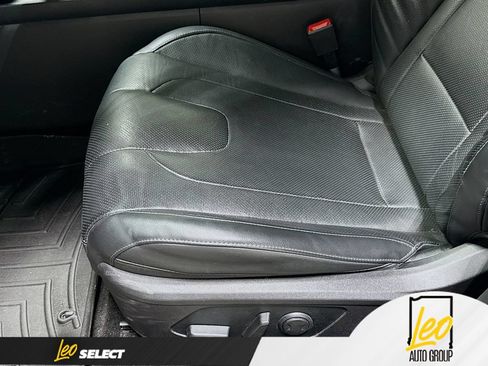 Used 2022 Hyundai Elantra Limited FWD image 23