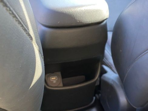 Used 2022 Hyundai Kona Limited image 30