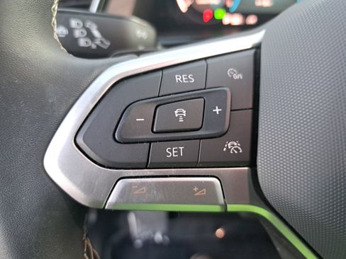 Certified 2024 Volkswagen Atlas SE image 17