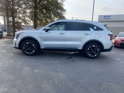 New 2026 Kia Sorento S w/ S Panoramic Sunroof Package image 4