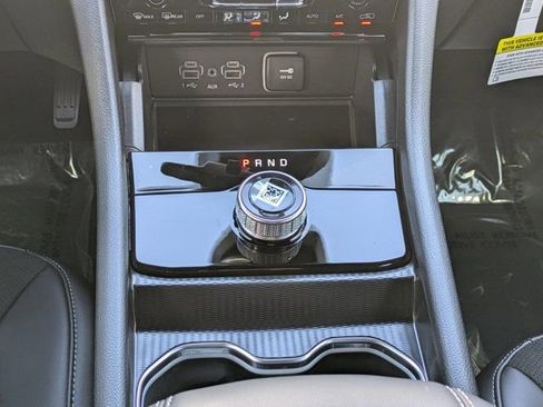 New 2025 Jeep Grand Cherokee Altitude AWD/4WD image 17