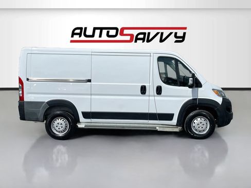 Used 2025 RAM ProMaster 2500 w/ U-Haul Equipment Group FWD image 8