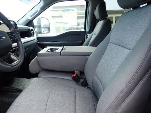 New 2026 Ford F250 XL w/ XL Off-Road Package image 11