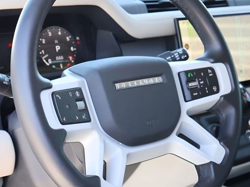Certified 2024 Land Rover Defender 110 SE AWD/4WD image 17