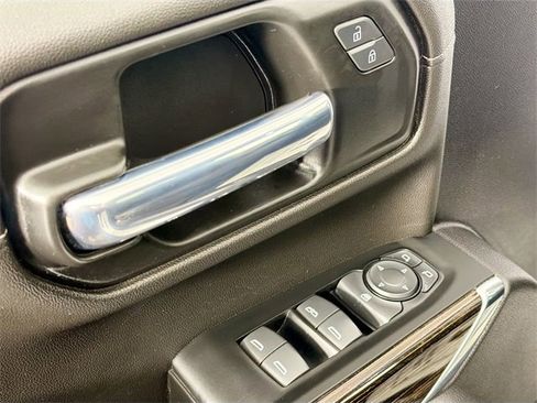 Used 2022 GMC Sierra 1500 SLE image 16