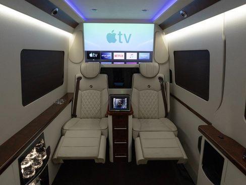 Used 2019 Mercedes-Benz Sprinter 2500 w/ Premium Package image 46