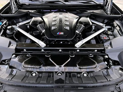 Used 2025 BMW X7 M60i w/ Climate Comfort Package image 10