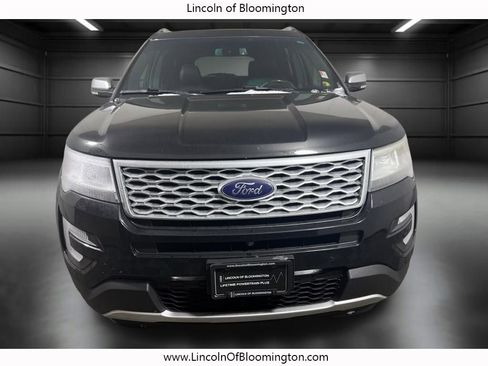 Used 2017 Ford Explorer Platinum image 10