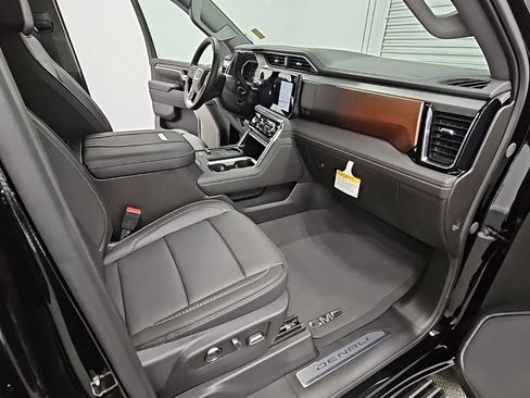 New 2026 GMC Sierra 2500 Denali w/ Denali Reserve Package AWD/4WD image 38