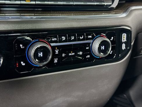 Used 2024 Chevrolet Silverado 1500 LT image 16