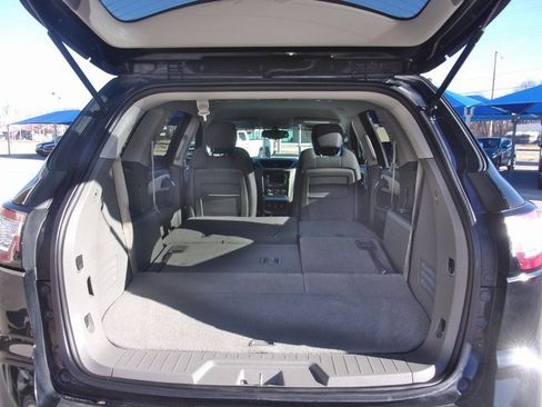 Used 2017 Chevrolet Traverse LT image 27