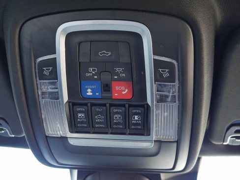 Used 2020 RAM 1500 Longhorn image 20