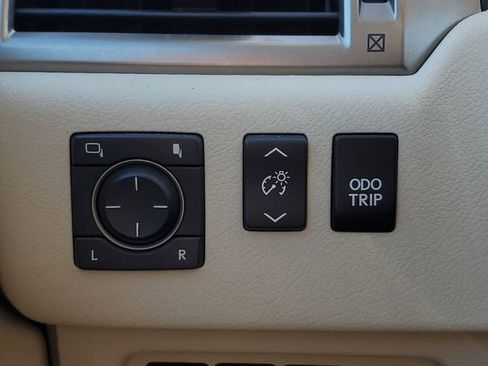 Used 2018 Lexus GX 460 image 40