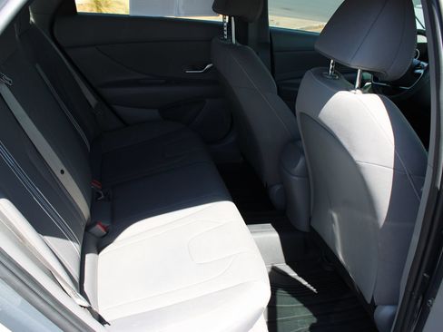Used 2023 Hyundai Elantra SEL w/ Convenience Package FWD image 24