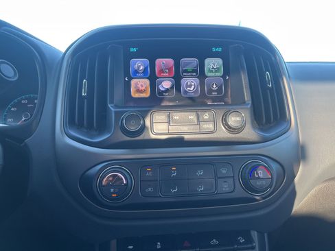 Used 2017 Chevrolet Colorado Z71 image 9