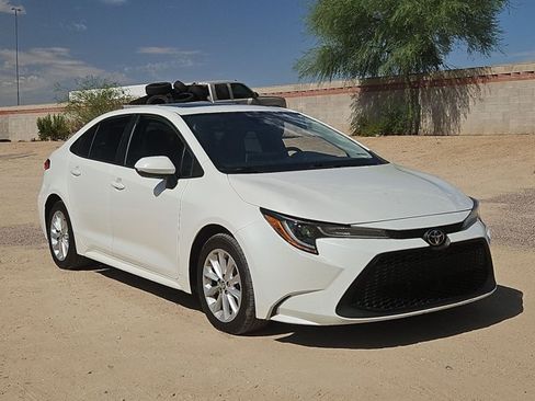 Used 2020 Toyota Corolla LE w/ LE Premium Package FWD image 3