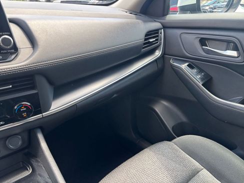 Used 2025 Nissan Rogue SV AWD/4WD image 37