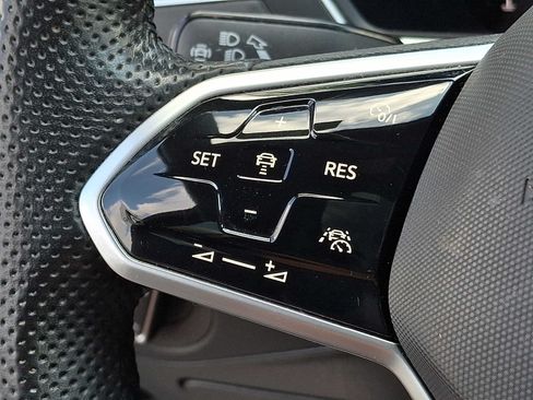 Certified 2024 Volkswagen Tiguan SE R-Line AWD/4WD image 18