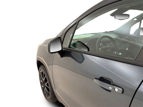 Used 2022 Chevrolet Trax LT w/ Driver Confidence Package image 10